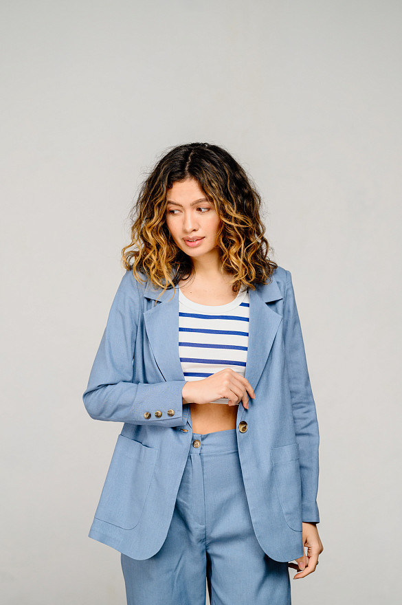 Сіро-блакитний лляний піджак прямого крою