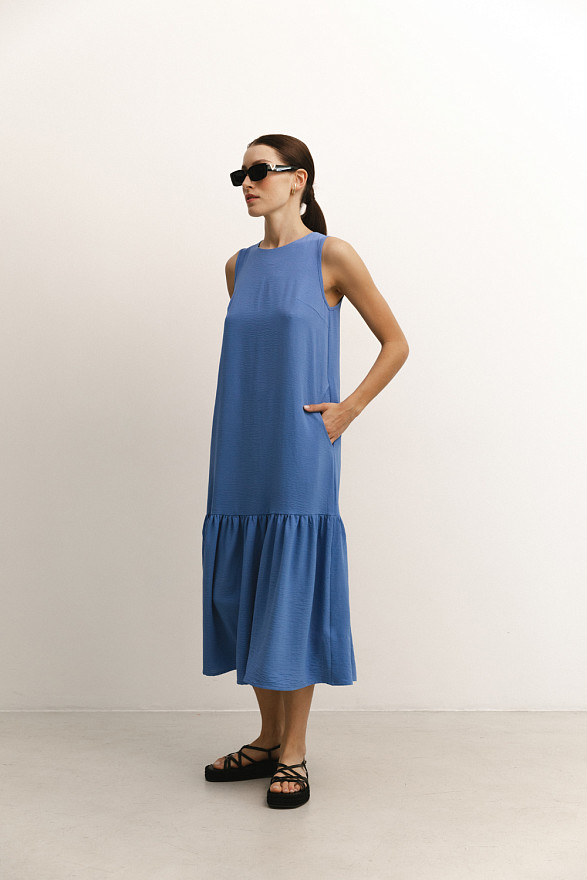 Вільна сукня без рукавів волошкового кольору