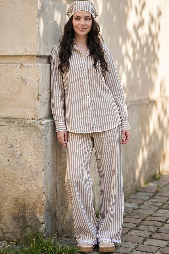 Women's oversized suit in Mocha color