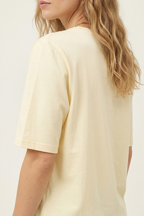 Лимонна базова футболка з круглою горловиною