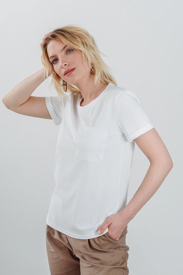 Белая базовая футболка