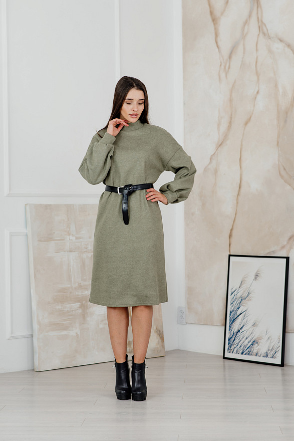 Теплое платье из ангоры с воротником стойкой