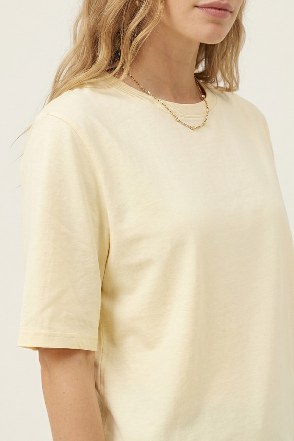 Лимонна базова футболка з круглою горловиною