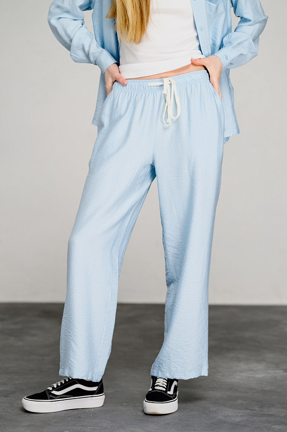 Blue loose trousers with elastic