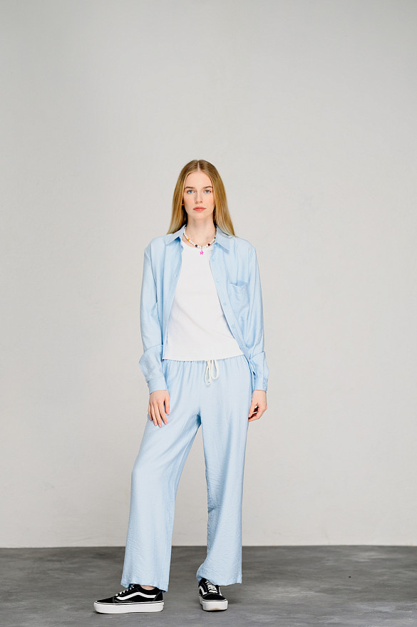 Blue loose trousers with elastic