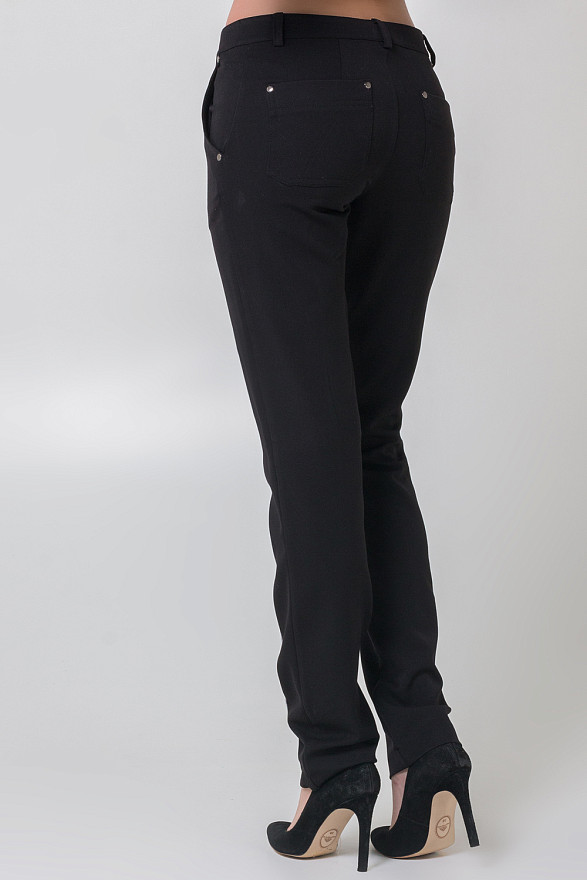Черные облегающие брюки