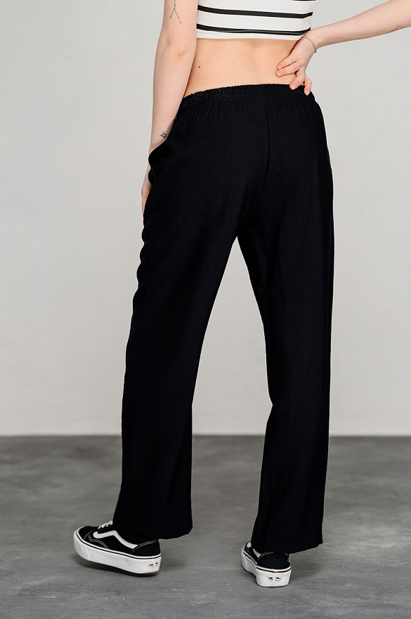 Black loose pants with elastic