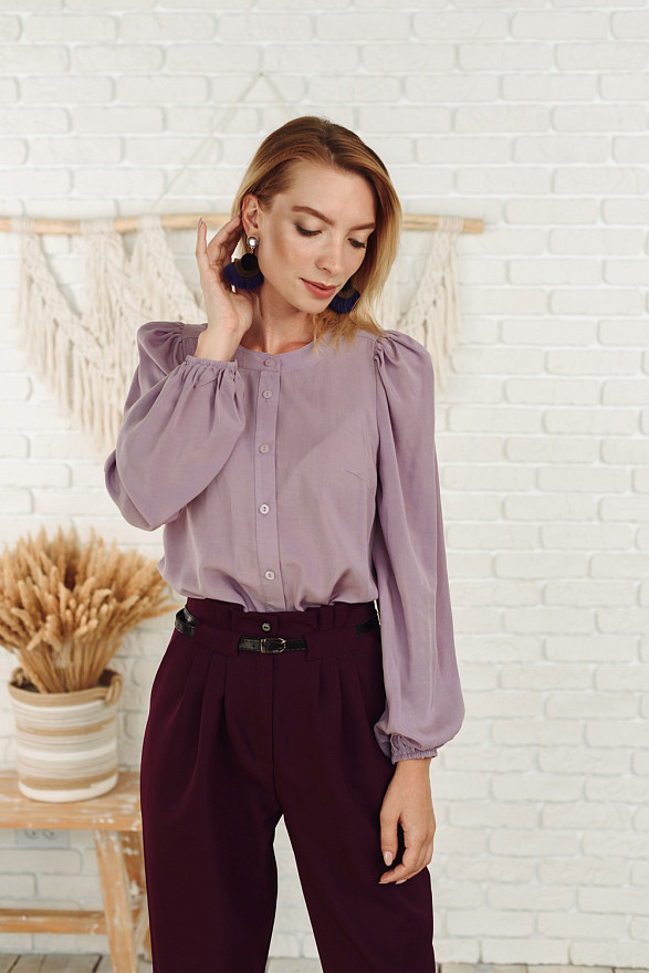 Лілова блузка прямого крою