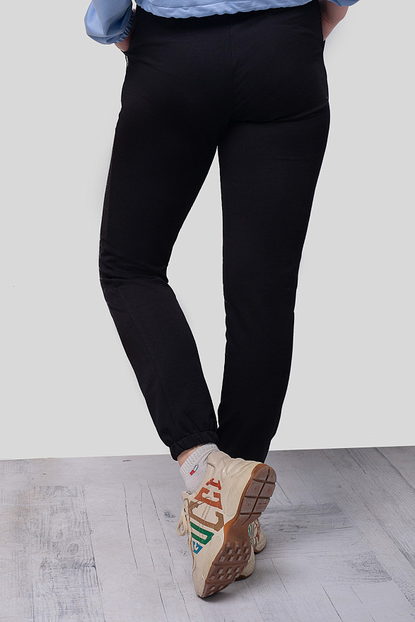 Базовые черные штаны