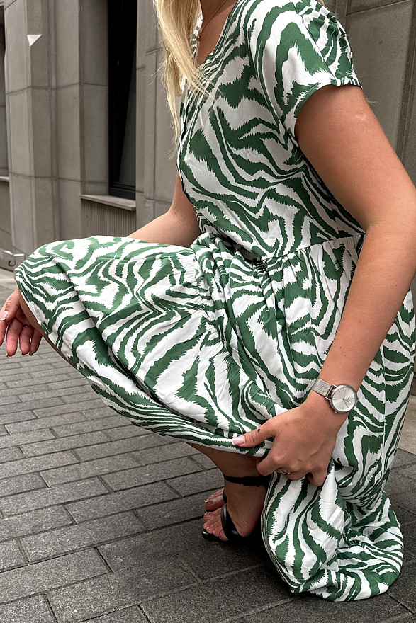 Зелена сукня-міді з круглим вирізом горловини