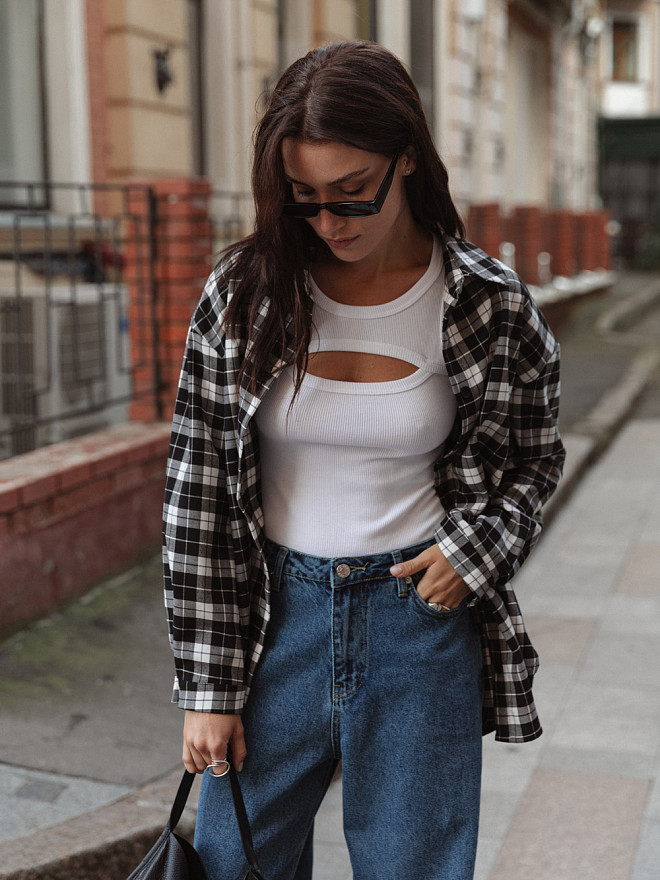 Джинси з широкими штанинами