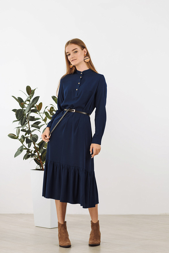 Длинное платье с воланом