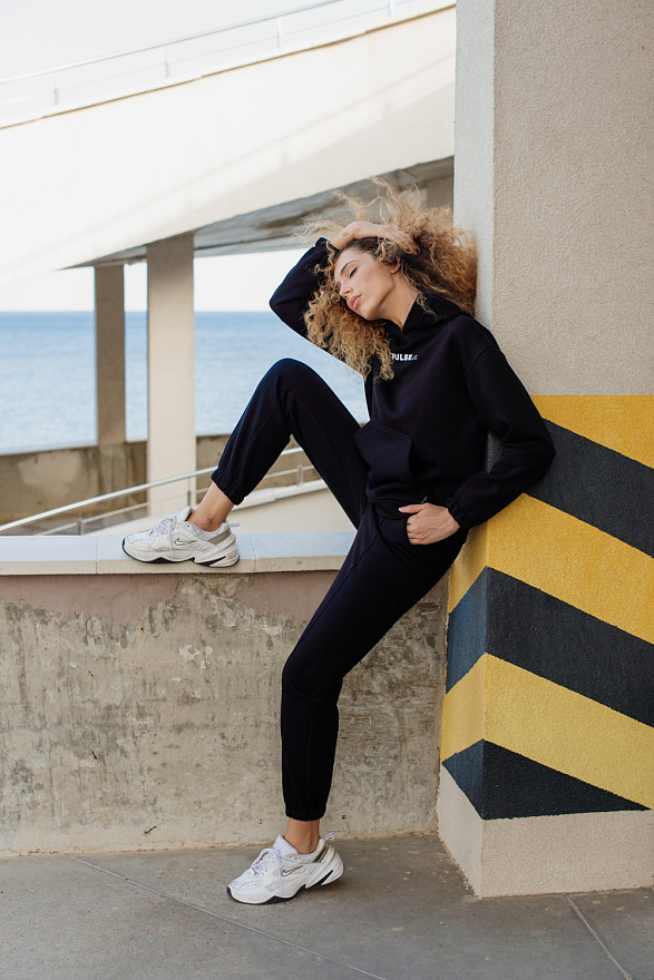 Чорні спортивні брюки джогери