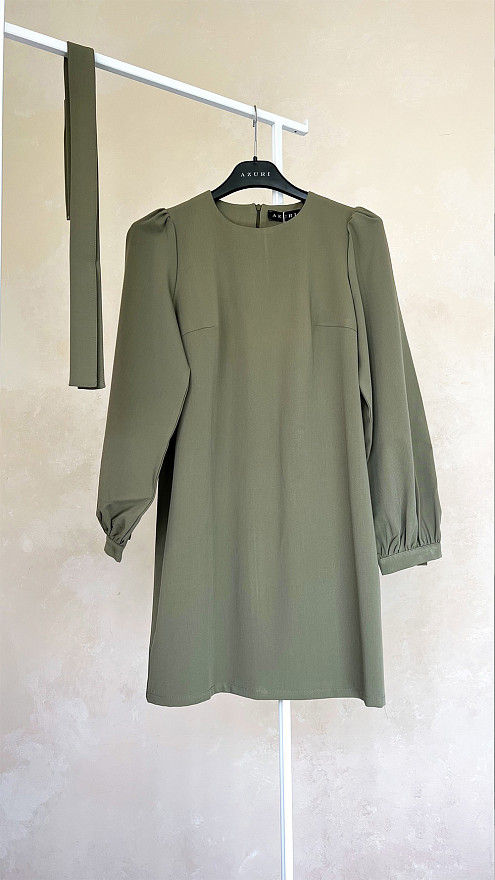Оливкова сукня з пишним рукавом