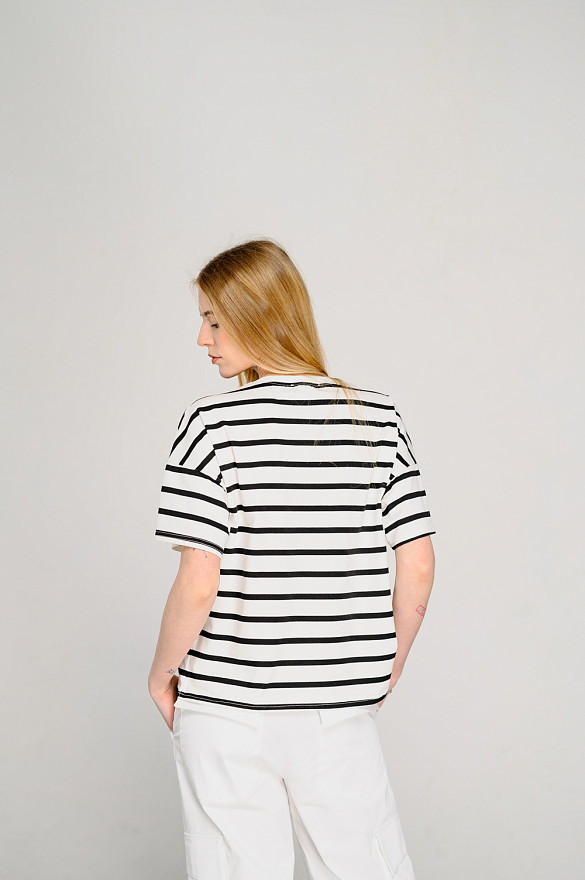 Черная оверсайз футболка в полоску