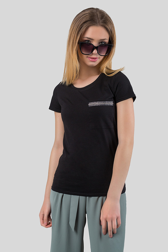 Black T-shirt with pocket