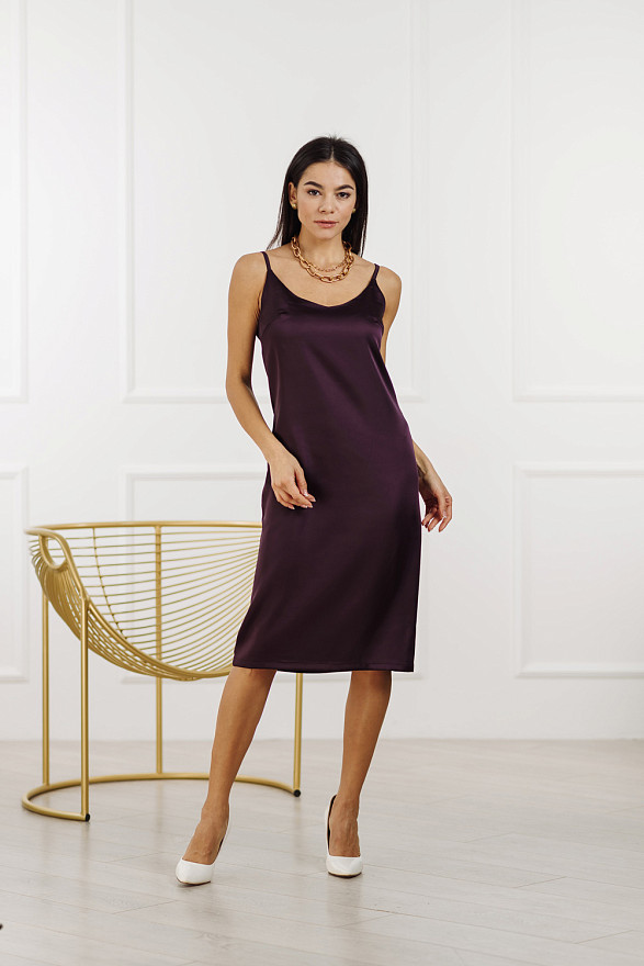 Сукня в білизняному стилі з сатину