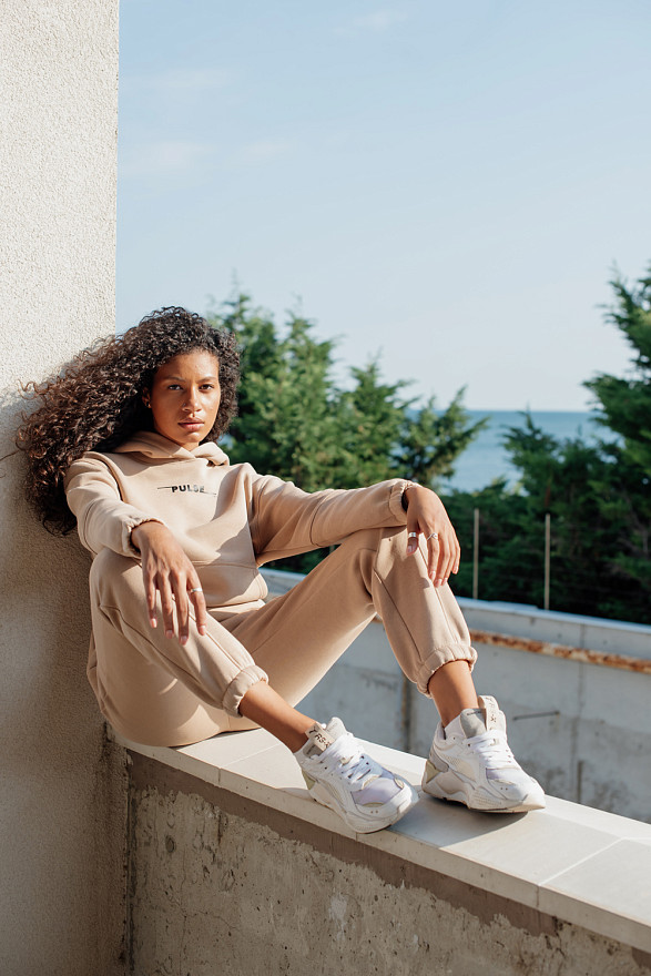 Теплий світшот з написом з великим капюшоном