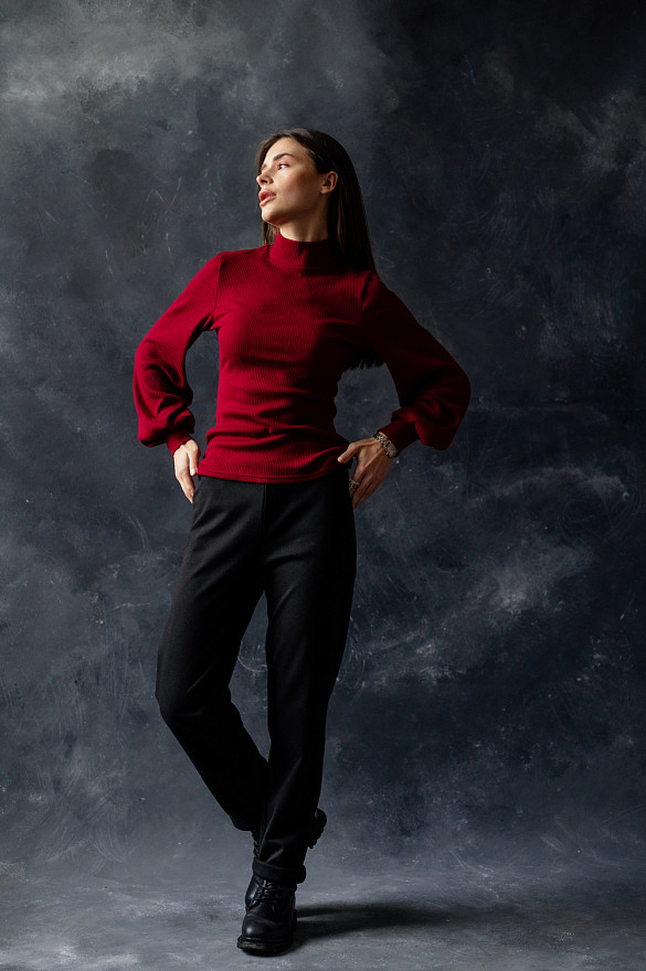 Black knitted trousers with pockets