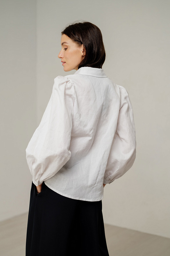 Біла класична сорочка