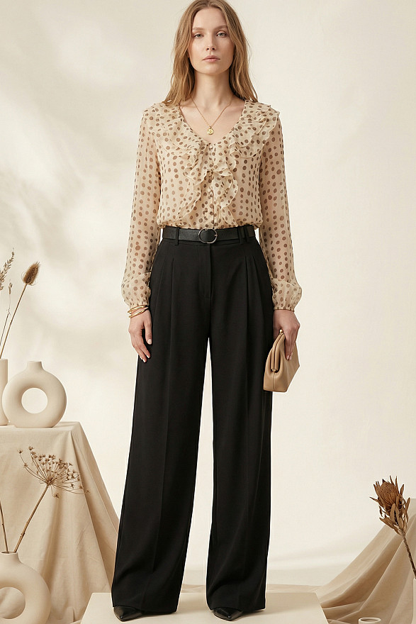 Кремова блуза з подвійними рюшами