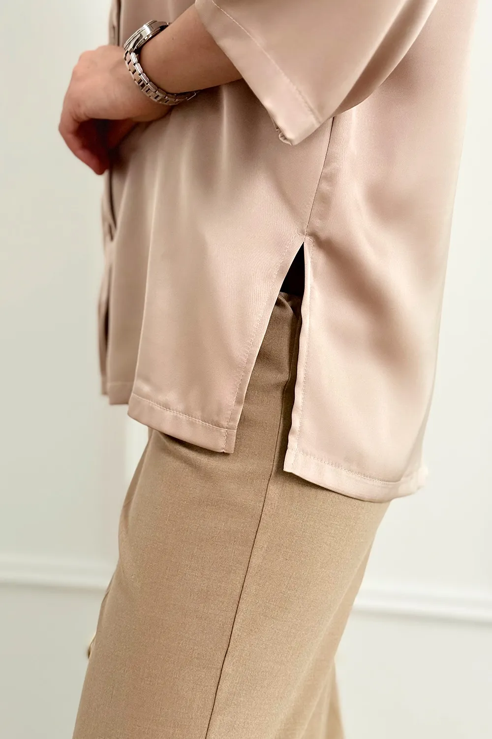 Silk shirt with jacket collar in the color 