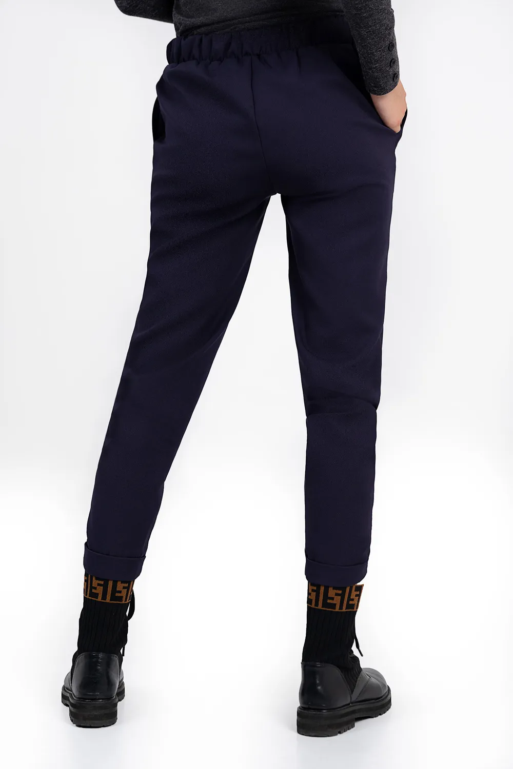 Как выбрать брюки в 2026: Гид по стилю и комфорту за пределами денима