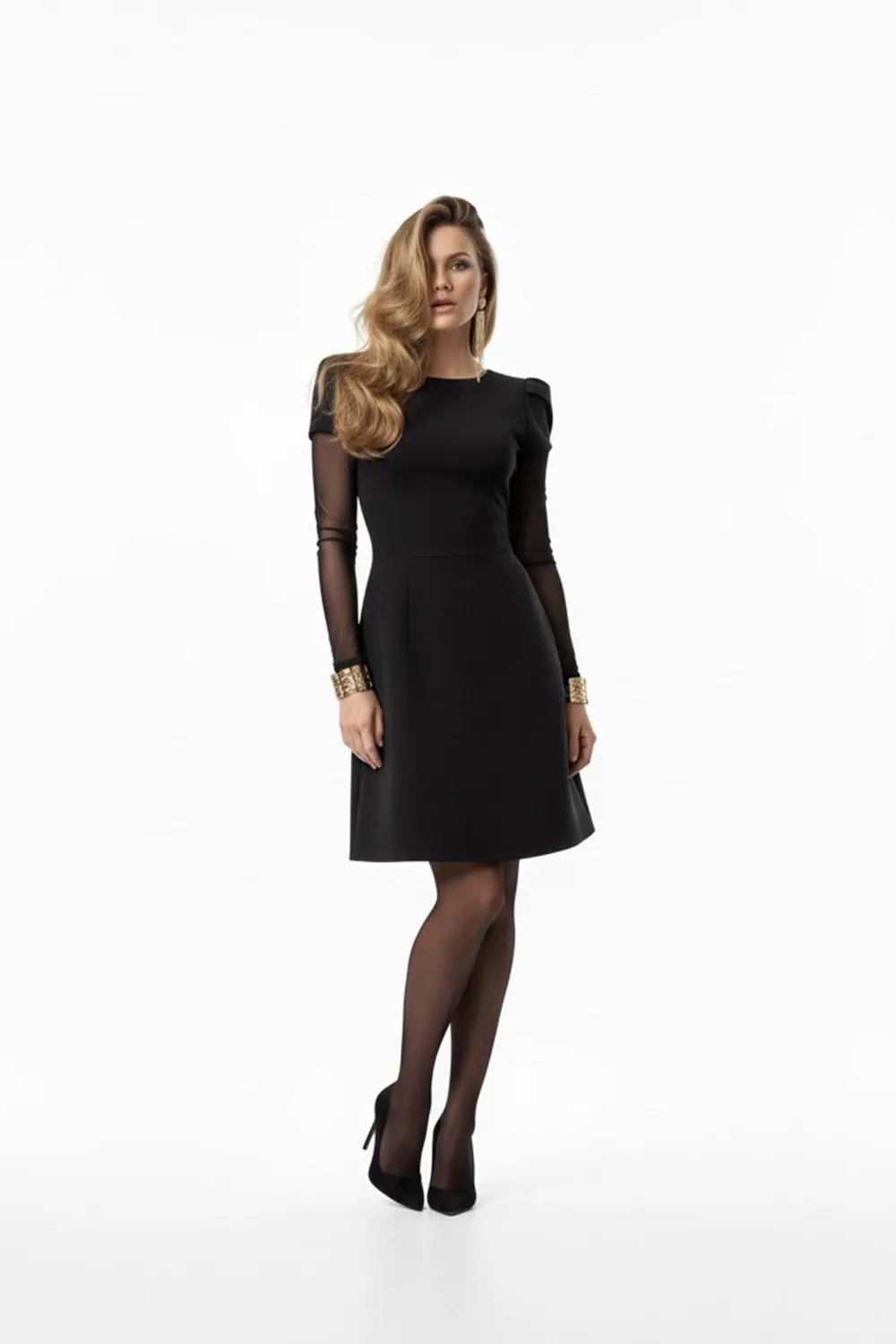 Черное платье с юбкой-трапецией