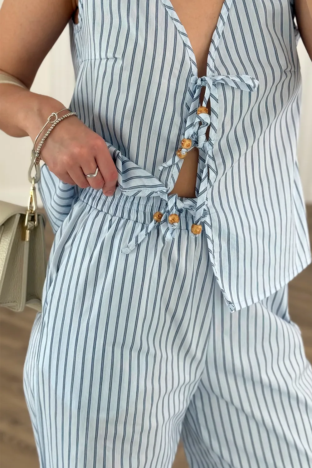 Блакитний котоновий костюм