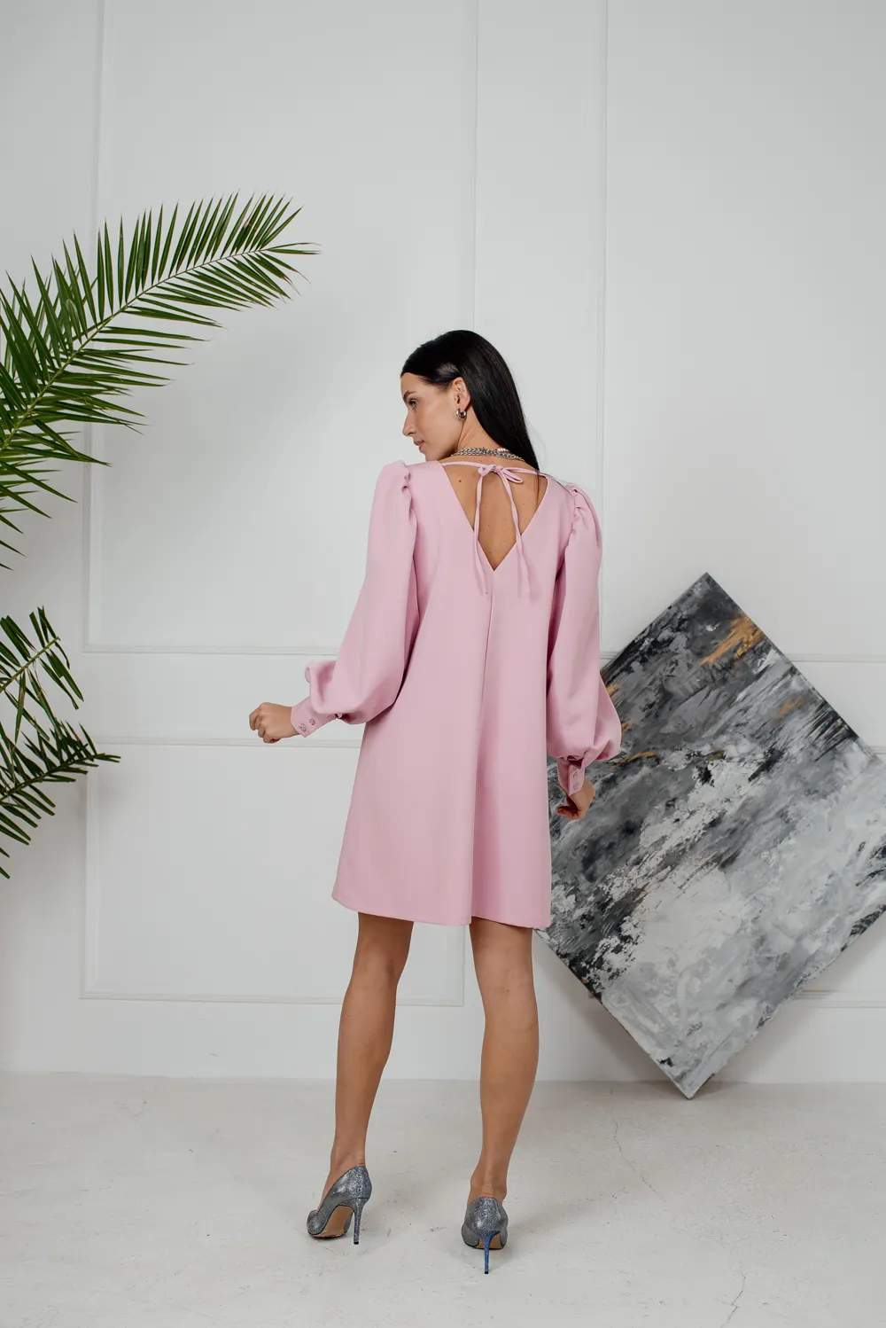 Loose-fit dress with voluminous sleeves