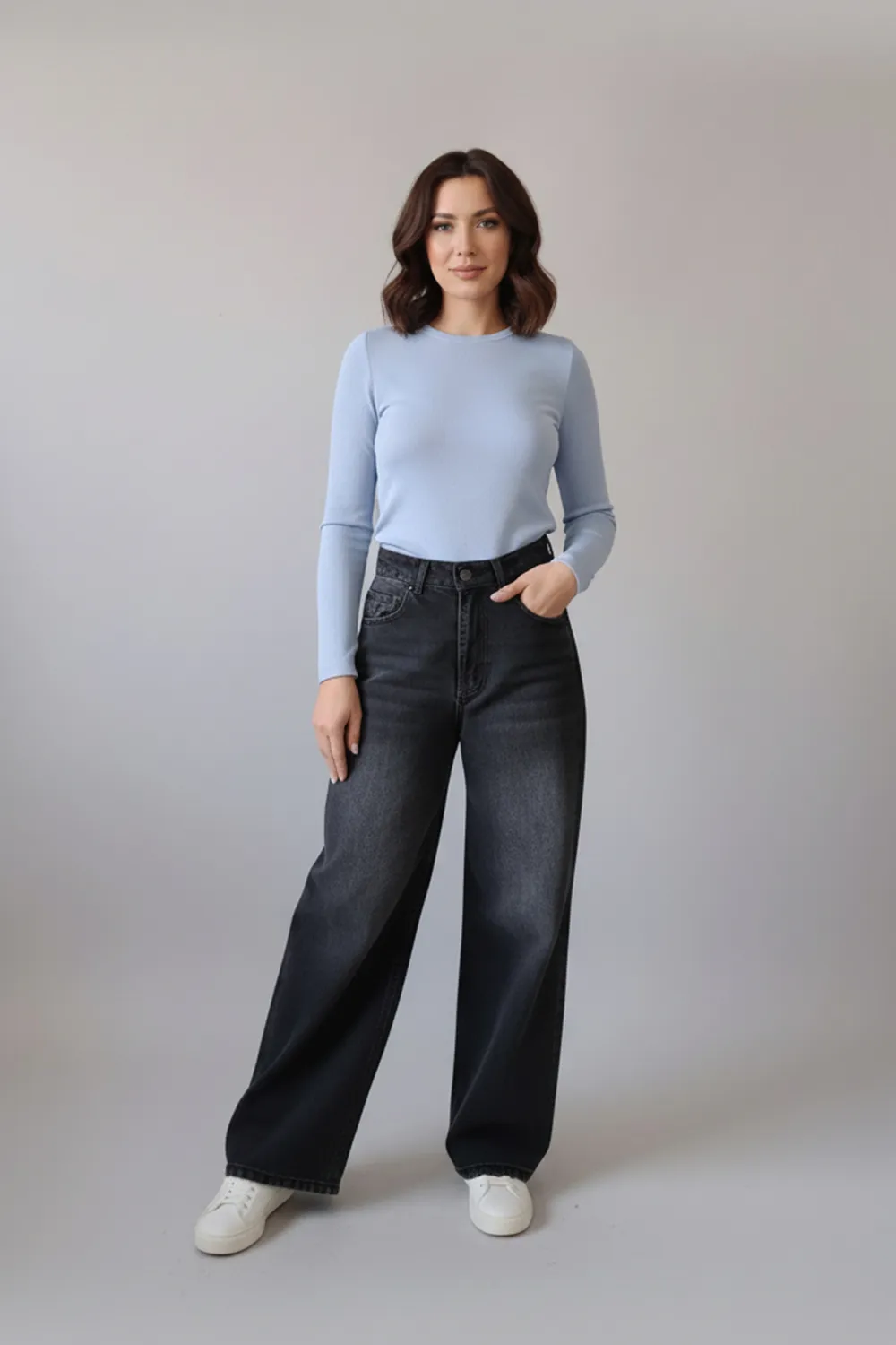 Голубой лонгслив из мягкого трикотажа