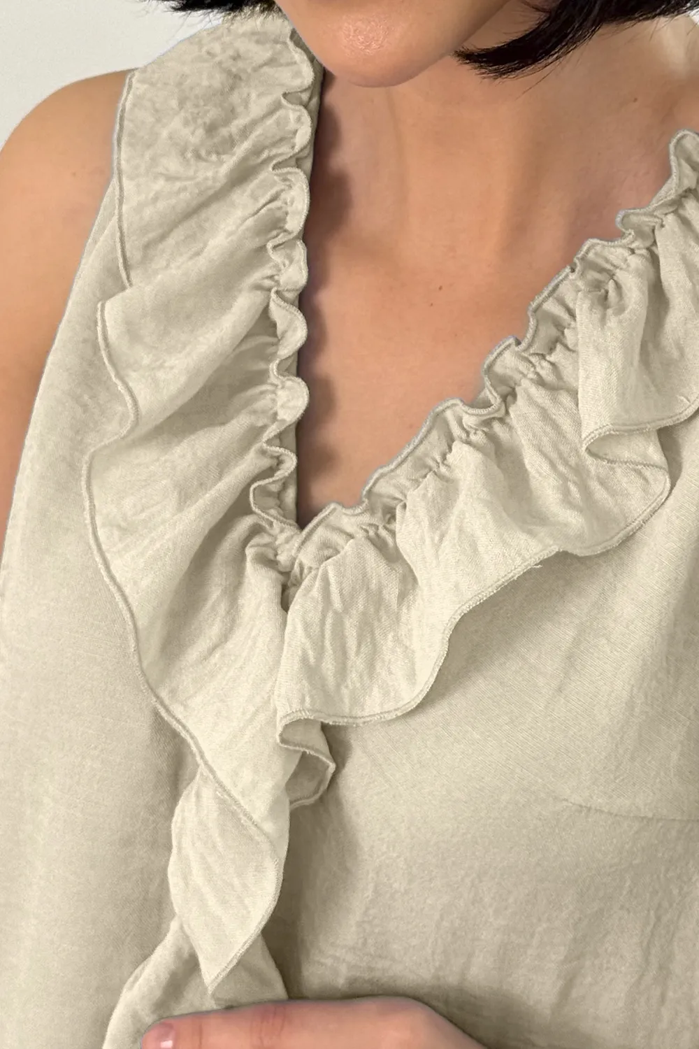 Beige loose dress with ruffle
