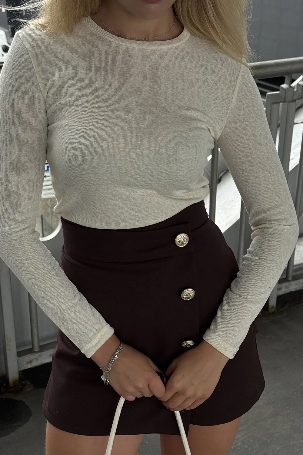 Желтый лонгслив из мягкого трикотажа